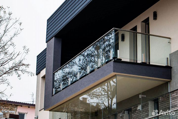 Стеклянное ограждение для балконов и террас