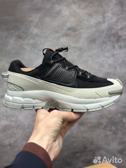 Кроссовки мужские Nike Air Zoom Vomero 5