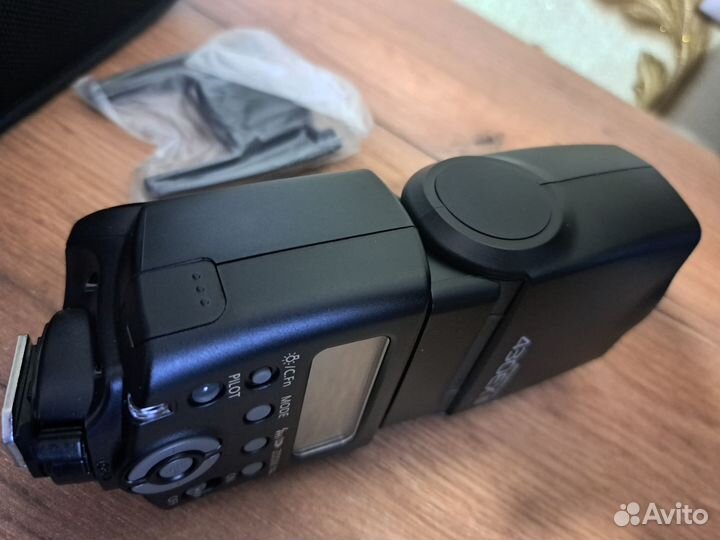 Вспышка камеры canon 430EX2