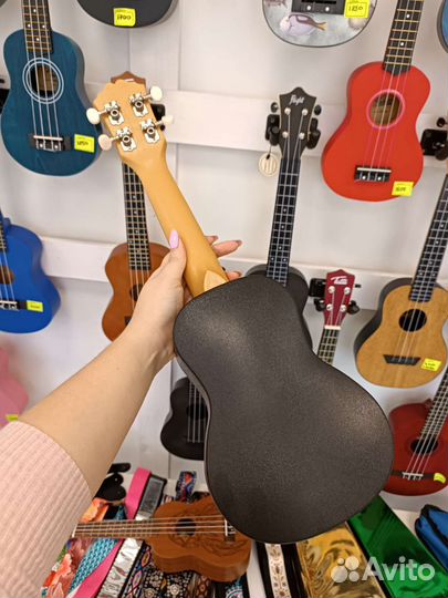 Укулеле сопрано новая