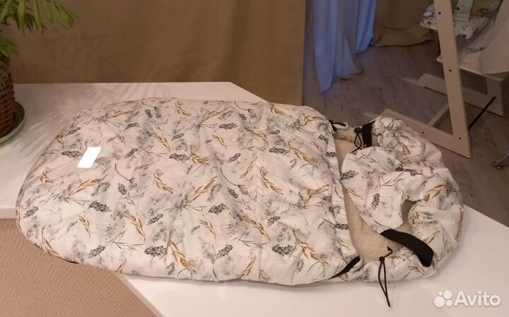 Очень красивый зимний конверт на выписку, прогулки