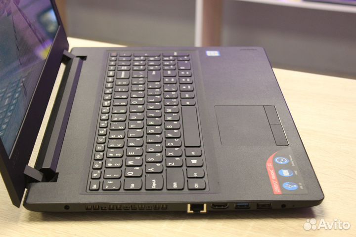 Lenovo в хорошем состоянии для учёбы и офиса