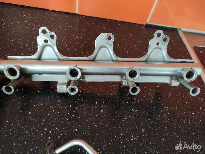 Топливная рампа 06J133317M Audi