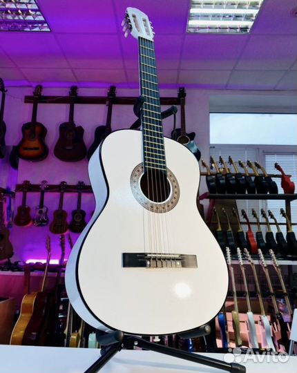 Классическая гитара Belucci