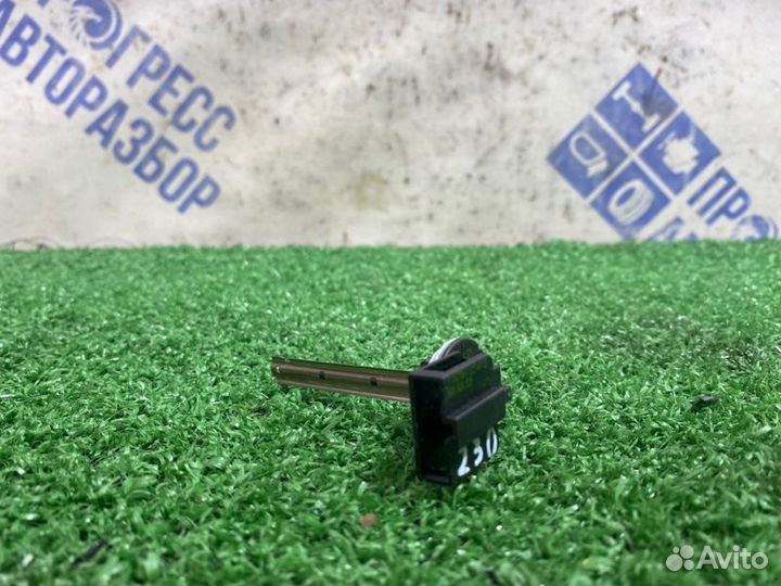 Датчик температуры Volkswagen Polo седан 1.6 CFN