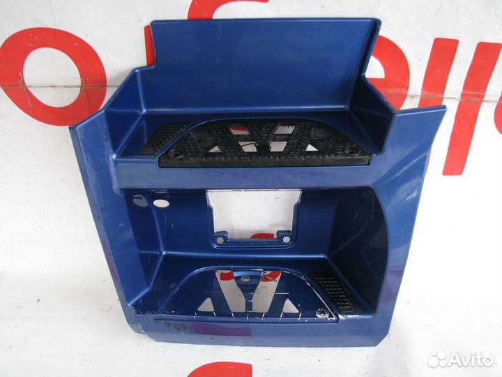 Mercedes Actros MP4 Подножка