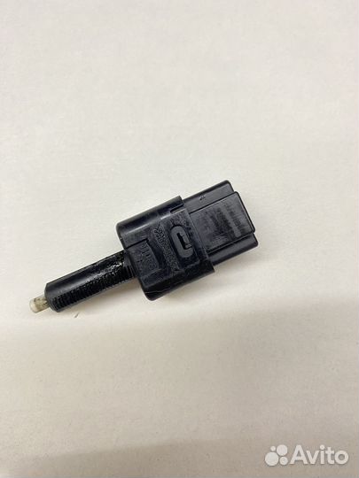 Датчик стоп-сигнала Nissan juke