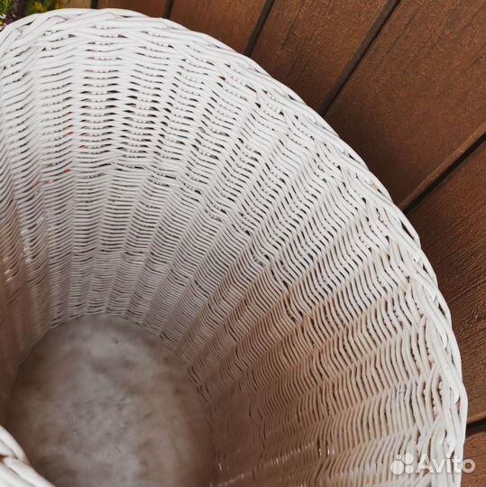 Корзина плетеная с крышкой