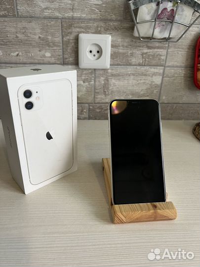 iPhone 11, 64 ГБ