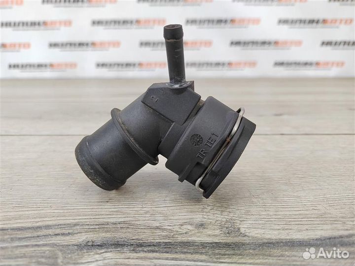 Фланец системы охлаждения skoda Octavia A5 1Z Б7