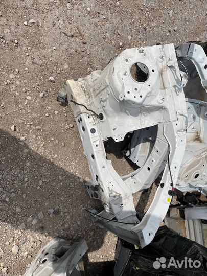 Передний левый лонжерон Тойота Рав 4 50