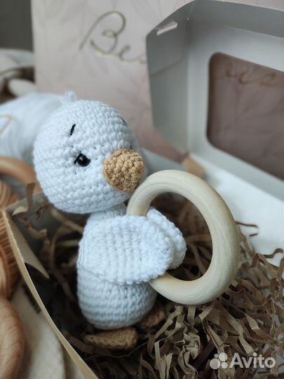 Вязаные игрушки погремушки