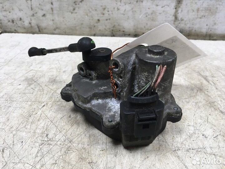 Механизм изменения длины впускного коллектора