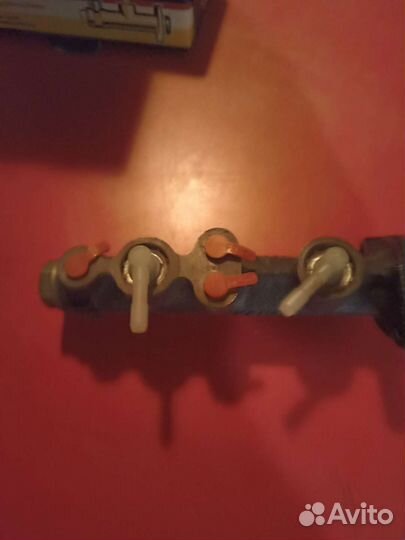 Цилиндр главный тормозной