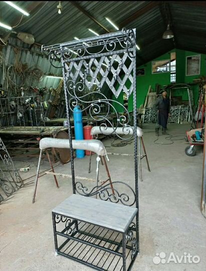 Кованная вешалка № 32