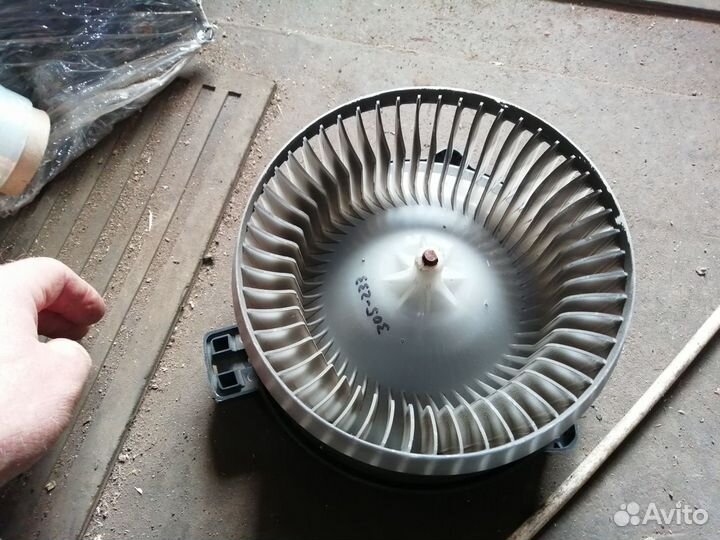 Мотор печки (отопителя) Toyota Mark 2 110 Crown