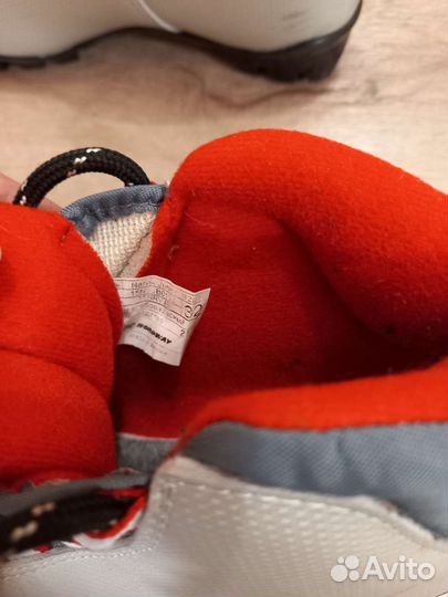 Лыжные ботинки