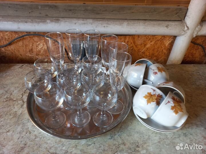 Фужеры, вазы, тарелки, чашки