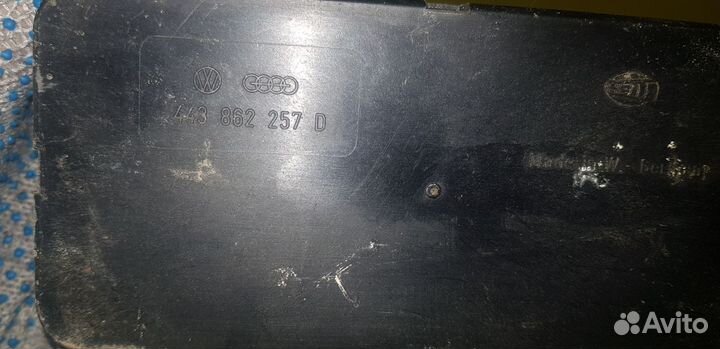 443862257D компрессор центрального замка Audi 80
