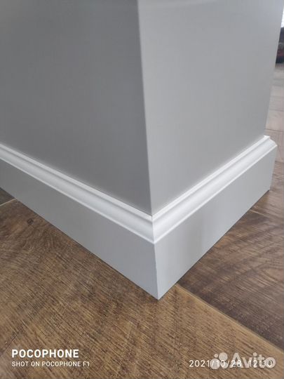 Установка монтаж межкомнатных дверей, плинтуса