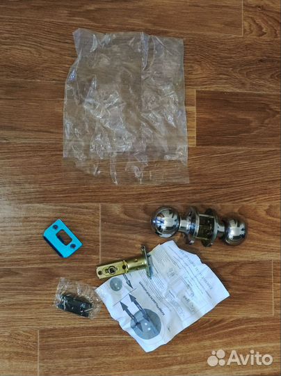 Ручка дверная межкомнатная с защелкой