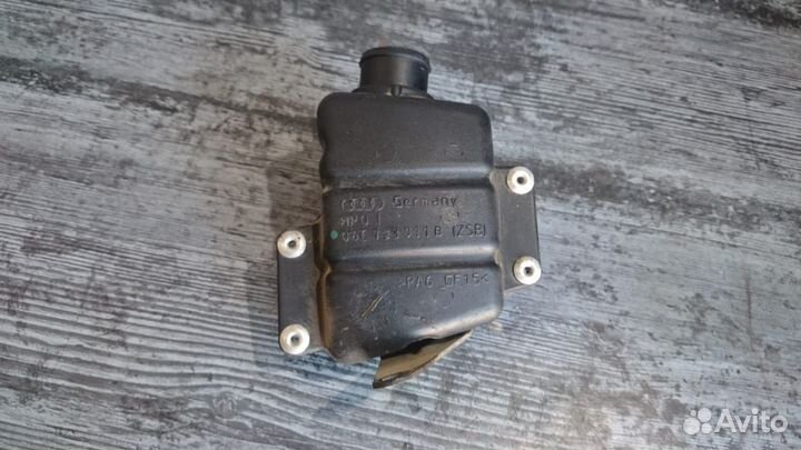 Резонатор воздушного фильтра Audi A8 D3