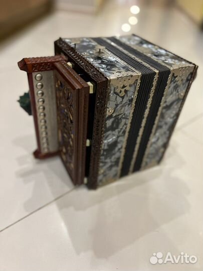 Саратовская гармонь мастера Х.И.Артемьева