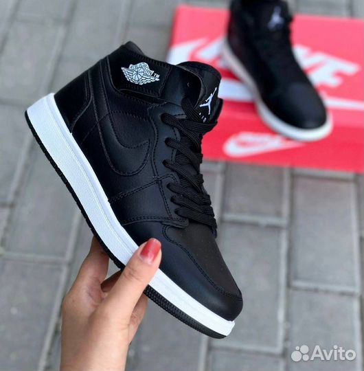 Кроссовки Nike Air Jordan 1