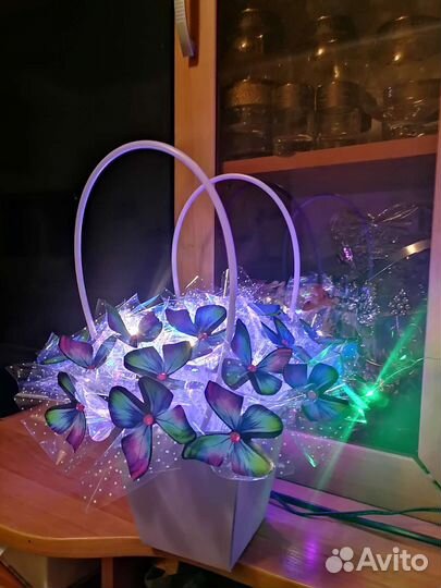 Бабочки в букете