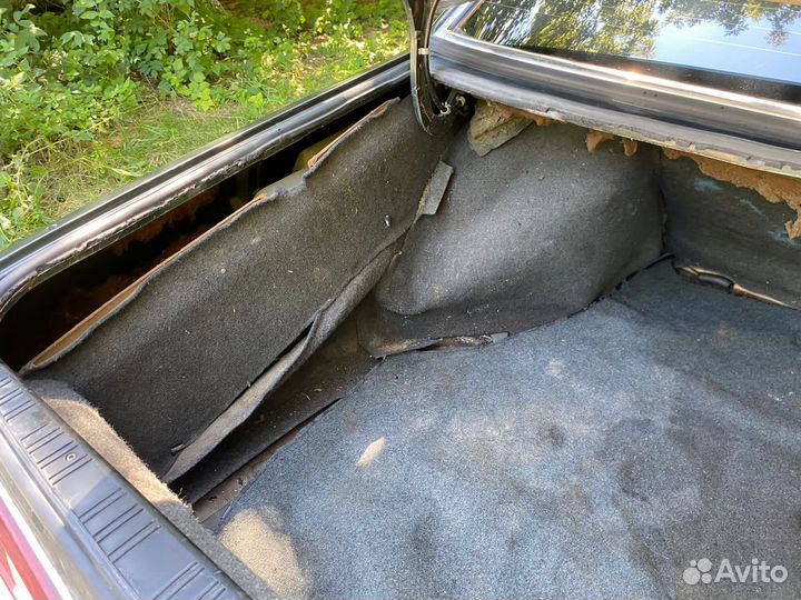 Обшивки багажника BMW E23