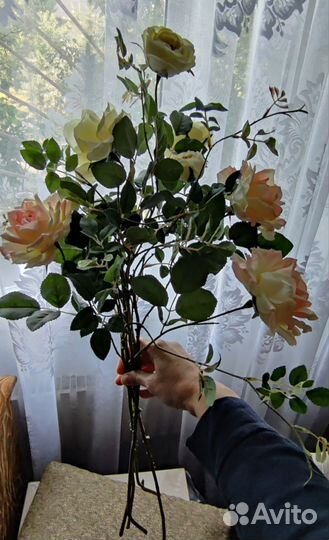 Искусственные цветы розы букетом