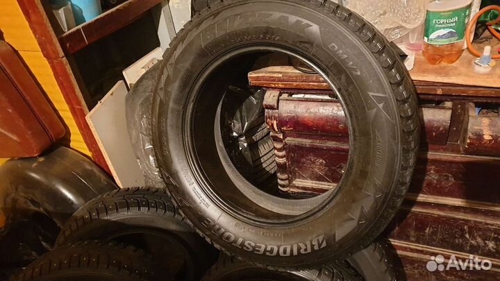 Bridgestone Blizzak DM-V2 215/65 R16 98S