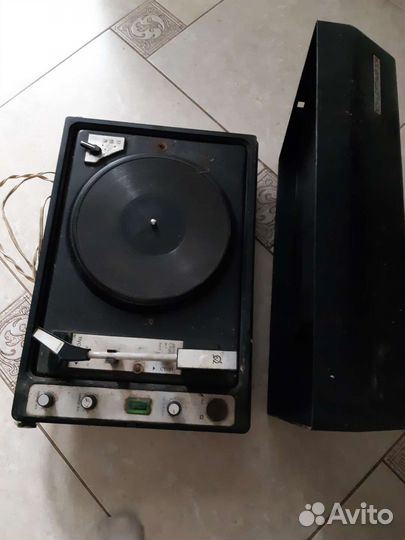 Проигрыватель винила СССР