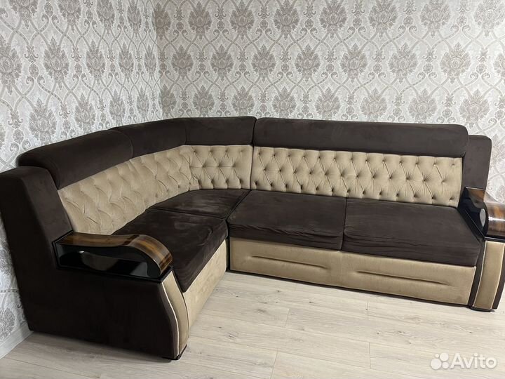 Угловой диван