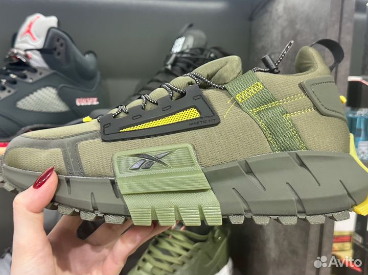 Зимняя спортивная обувь на термо ткани