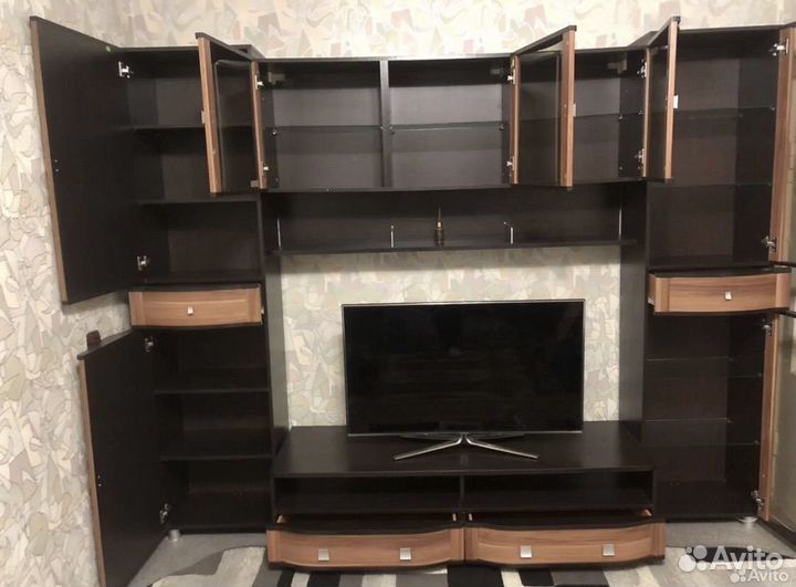 Стенка в гостиную