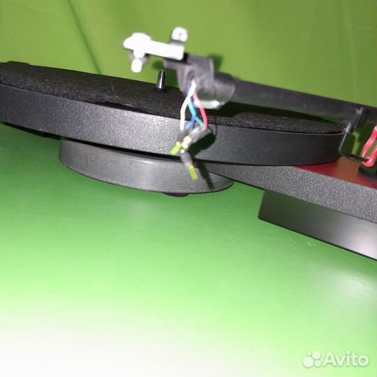 Виниловый проигрыватель марки pro-ject