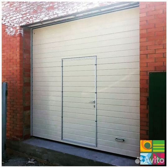 Секционные ворота для гаража alutech