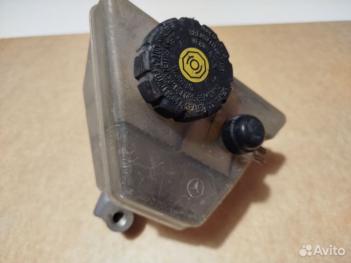 Главный тормозной цилиндр Mercedes W140