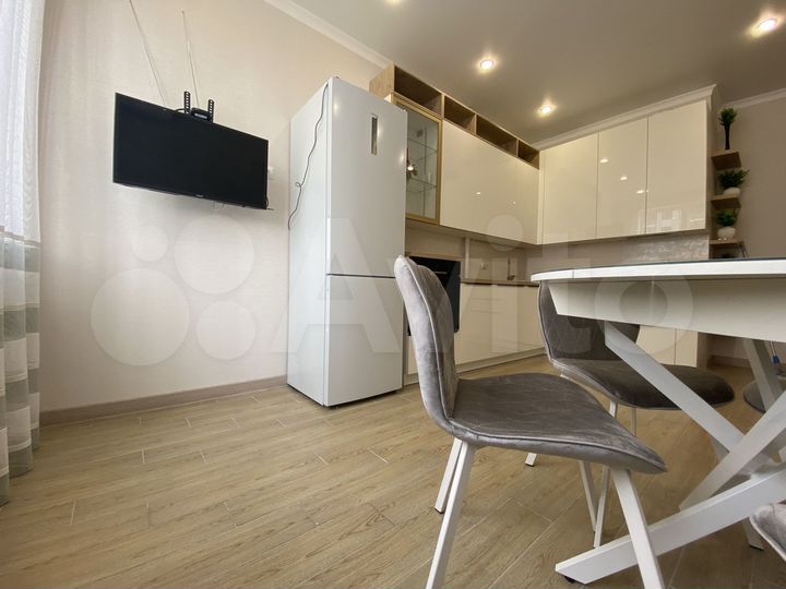 2-к. квартира, 58 м², 3/16 эт.