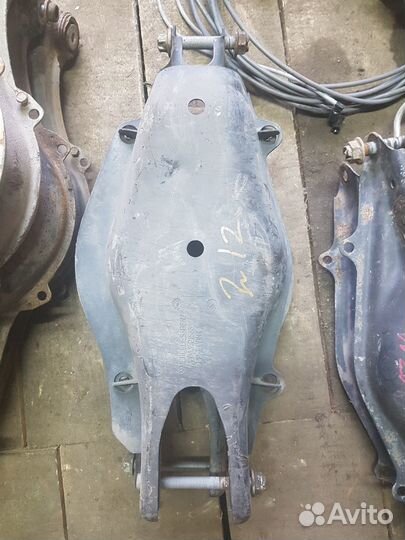 Мерседес 212 Рычаг задний нижний