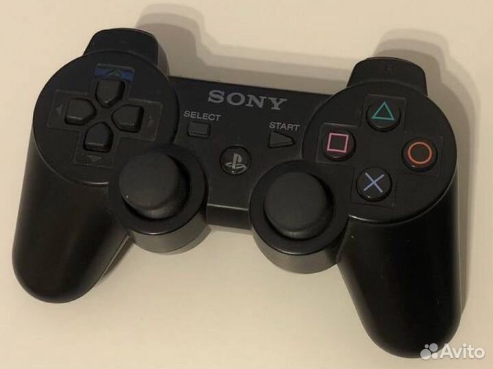 Игровая приставка Sony Playstation 3 и джостики