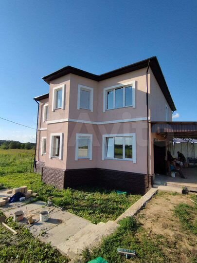 Коттедж 207 м² на участке 9 сот.