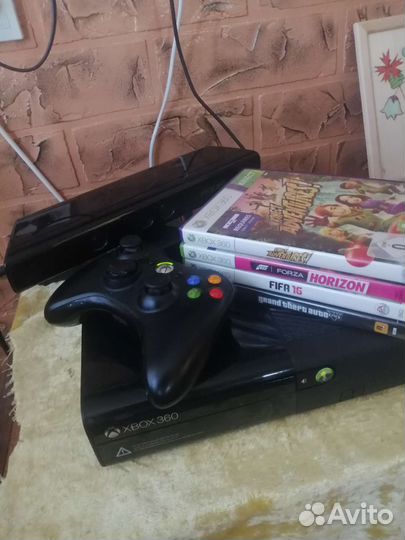Xbox 360 E 500 гб Original + Kinect + 4 игры