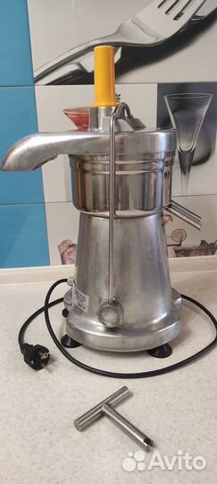 Соковыжималка профессиональная
