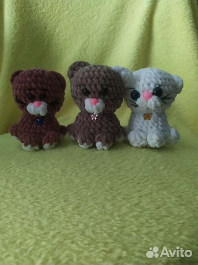 Вязаные брелки ручной работы