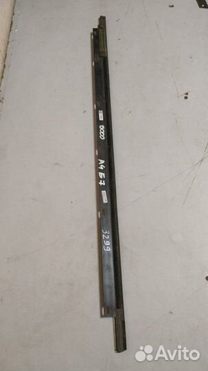 Уплотнитель стекла двери задний левый Audi A4 B7