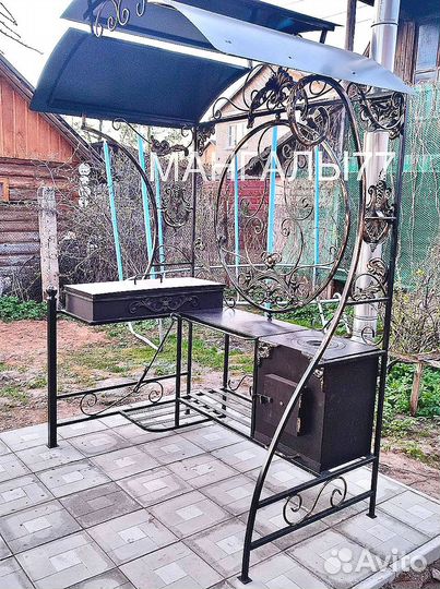 Мангал с крышей