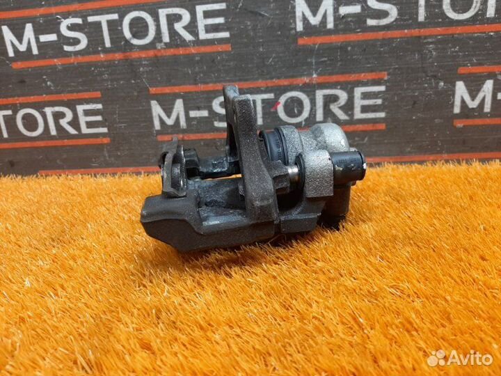 Суппорт задний правый Bmw 3-Series E90 N46B20B