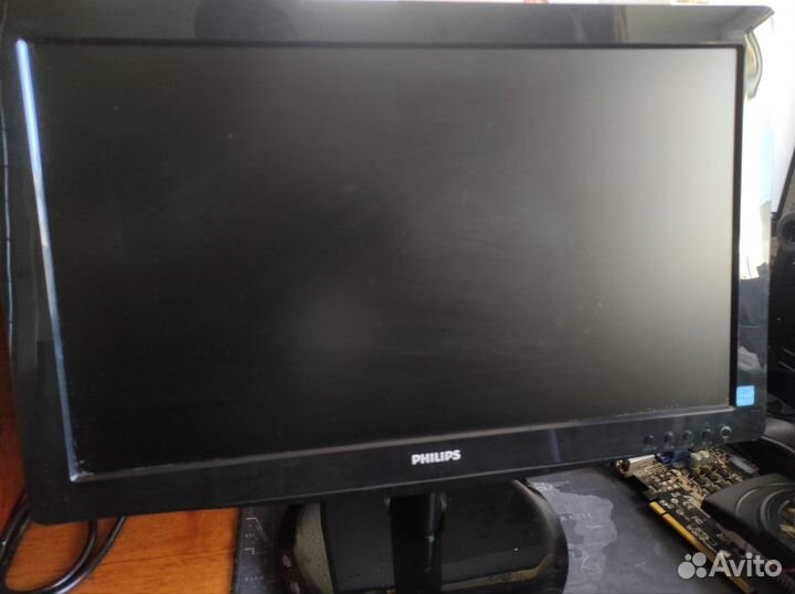 Монитор Philips 19